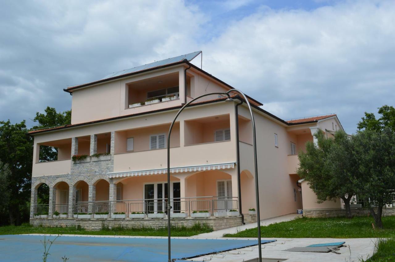 Pansion Oliva Hotel Krnica Exterior foto